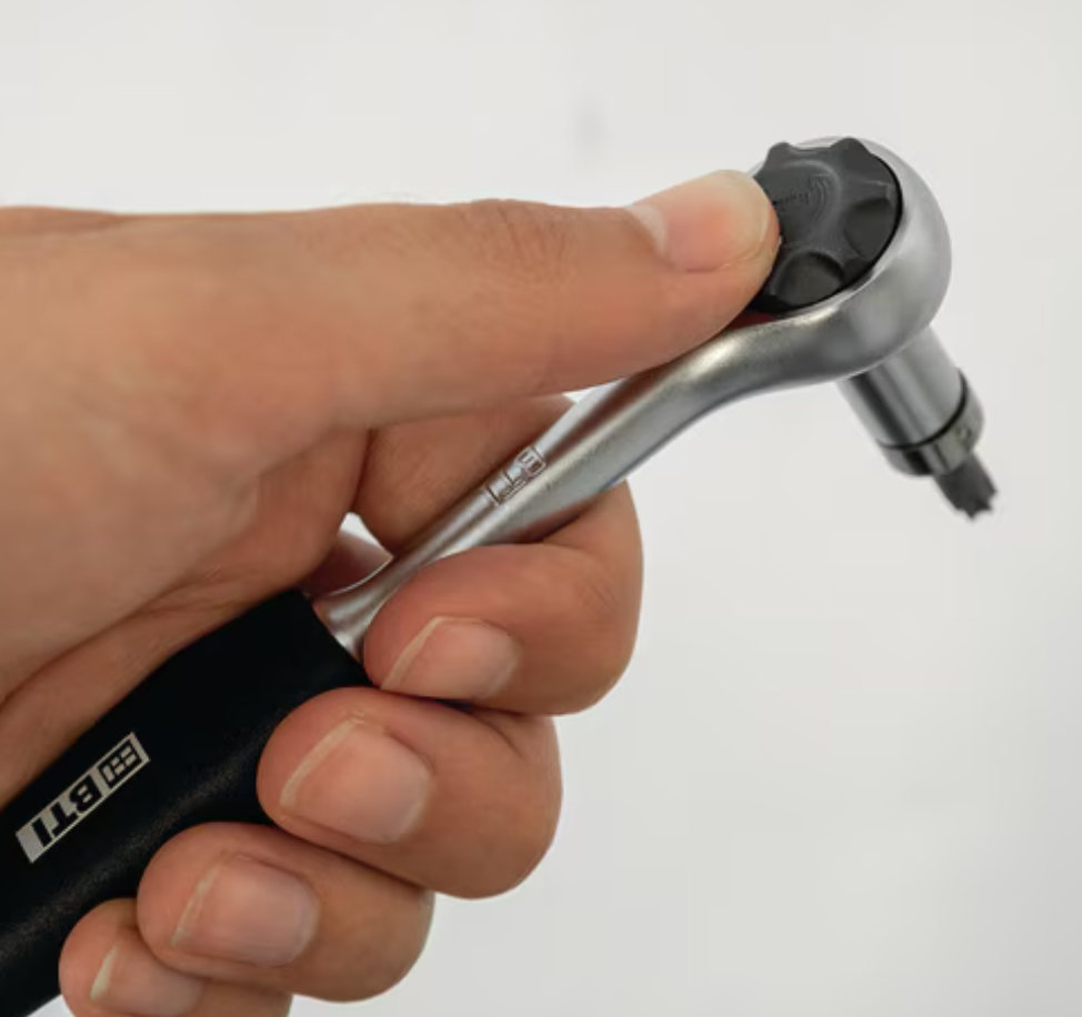 Jeu de 34 clés à douille